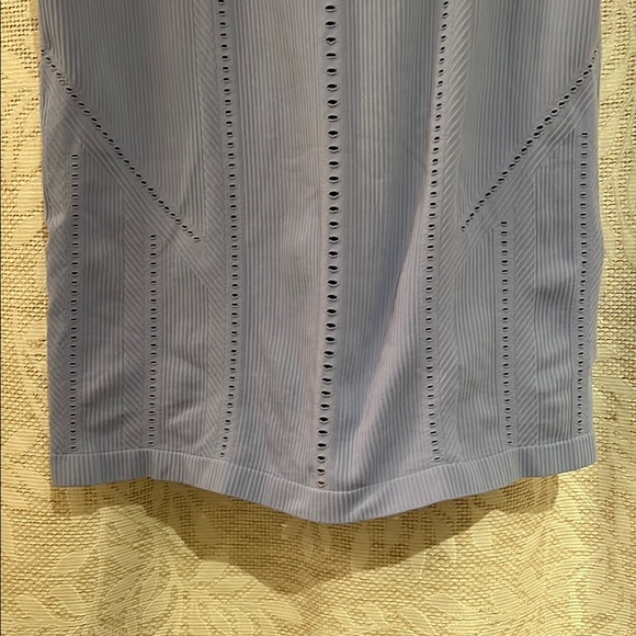 Stylish Blue Sleeveless Top - Picture 8 of 9